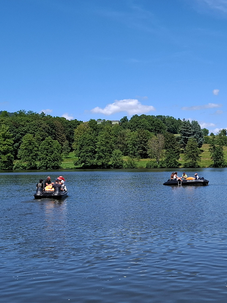 Sortie en barque sur un lac du Géoparc avec les Amis du Géoparc Beaujolais